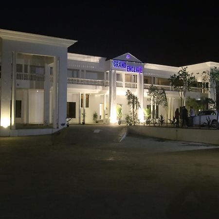 Grand Enclave Otel Lahor Dış mekan fotoğraf