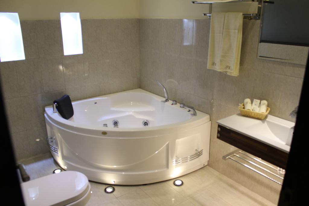 Grand Enclave Otel Lahor Oda fotoğraf