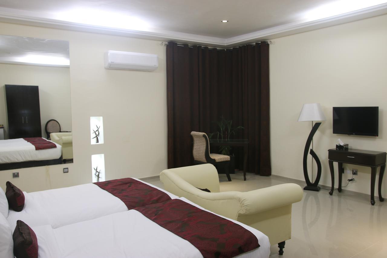 Grand Enclave Otel Lahor Dış mekan fotoğraf