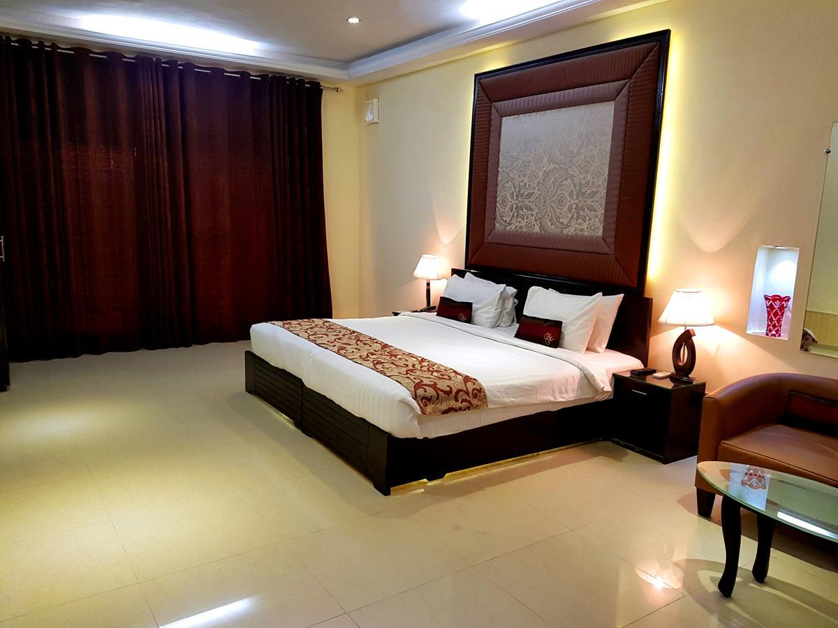 Grand Enclave Otel Lahor Dış mekan fotoğraf