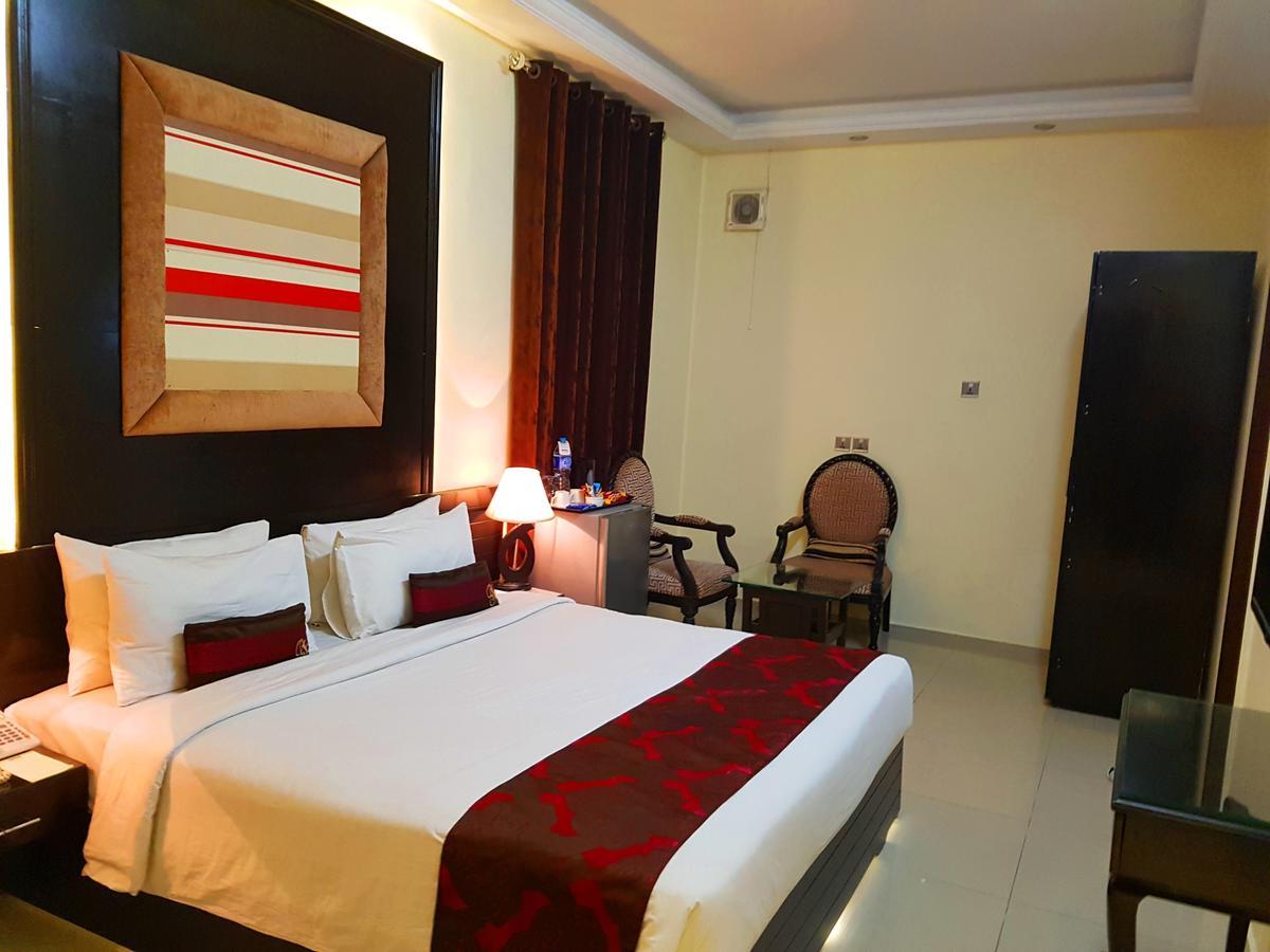 Grand Enclave Otel Lahor Dış mekan fotoğraf