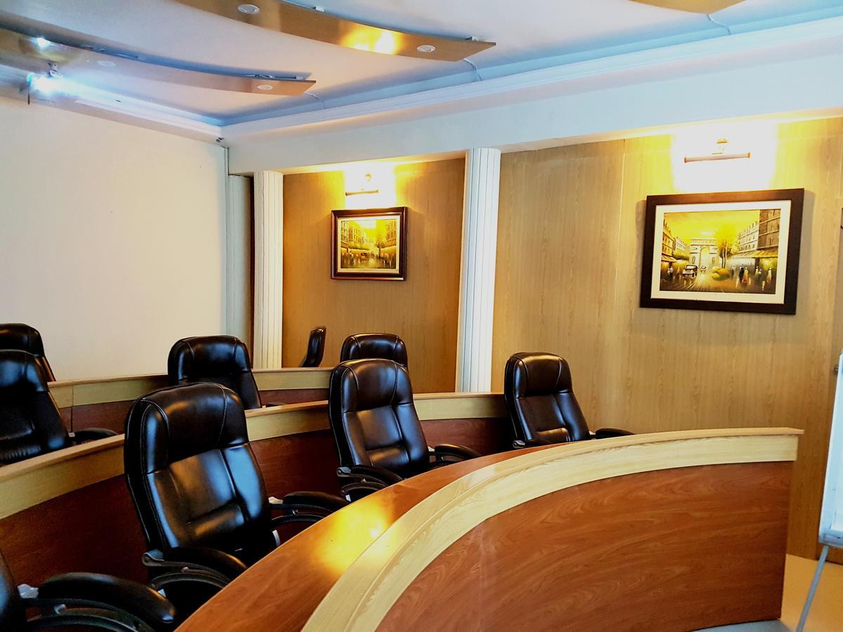 Grand Enclave Otel Lahor Dış mekan fotoğraf
