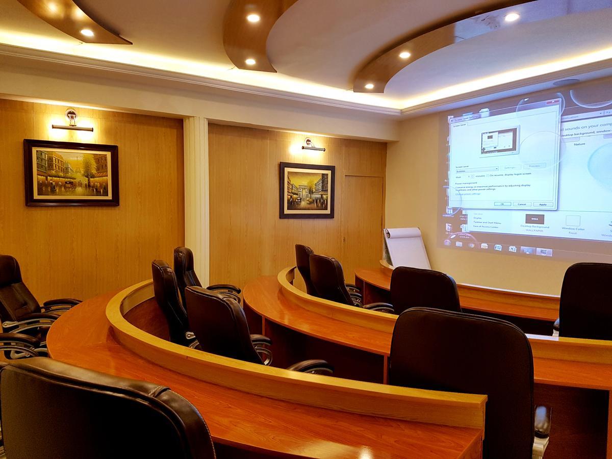 Grand Enclave Otel Lahor Dış mekan fotoğraf