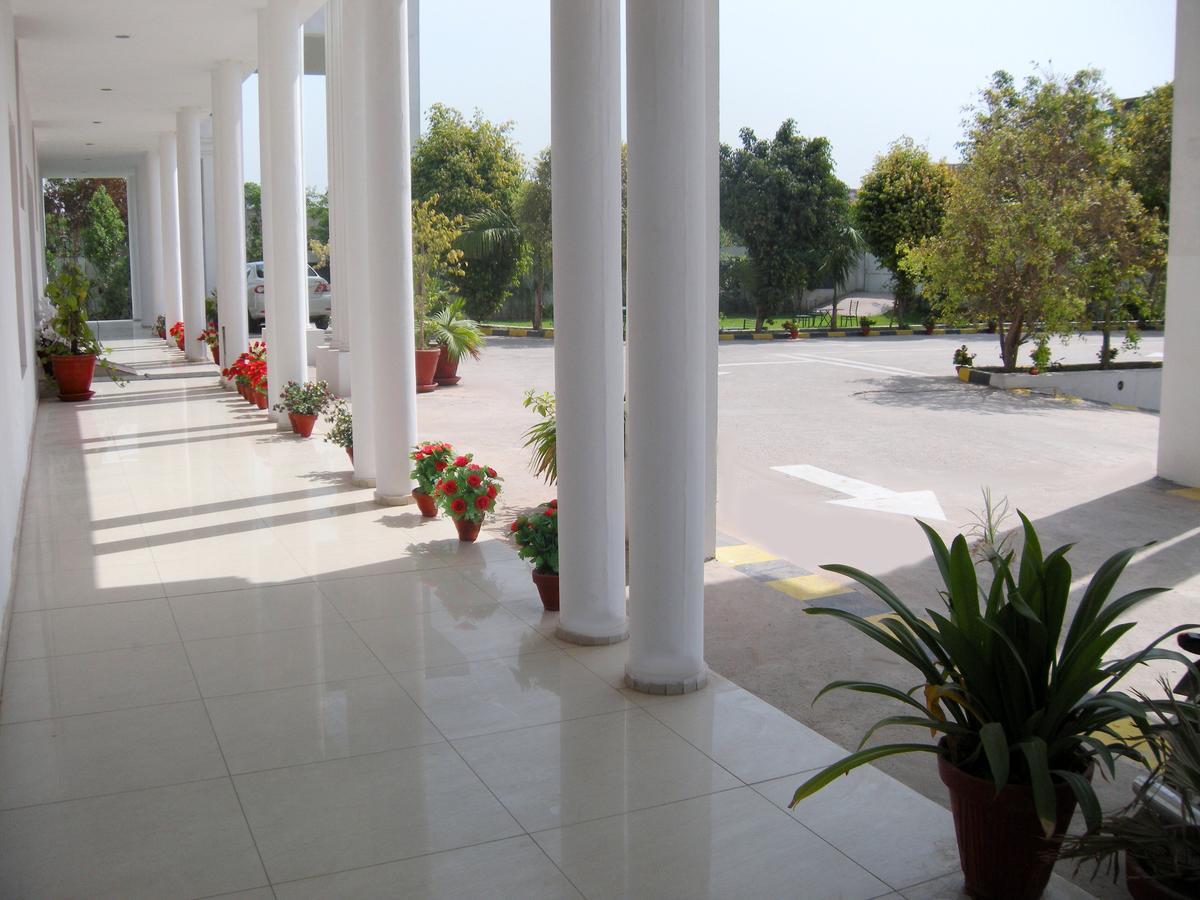 Grand Enclave Otel Lahor Dış mekan fotoğraf
