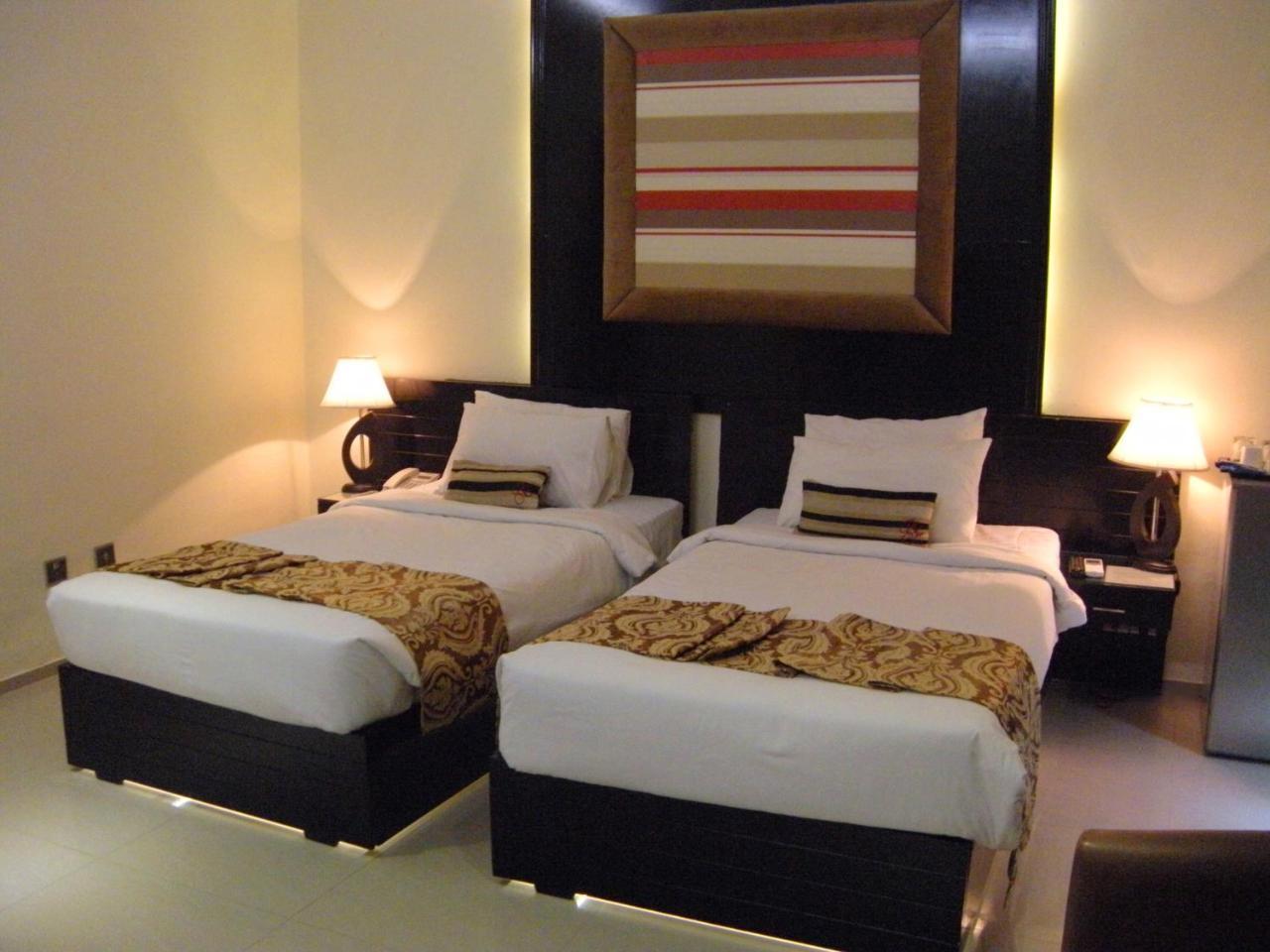 Grand Enclave Otel Lahor Oda fotoğraf