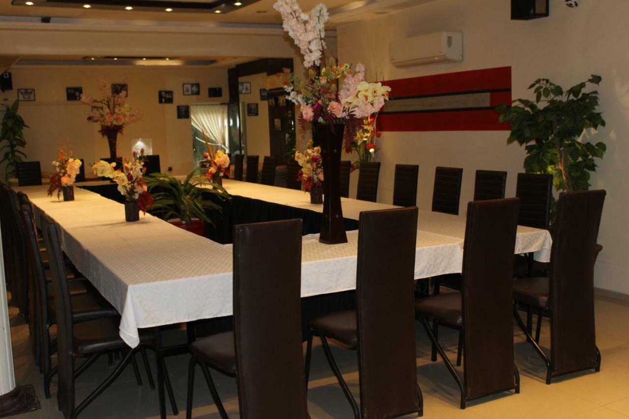 Grand Enclave Otel Lahor Dış mekan fotoğraf