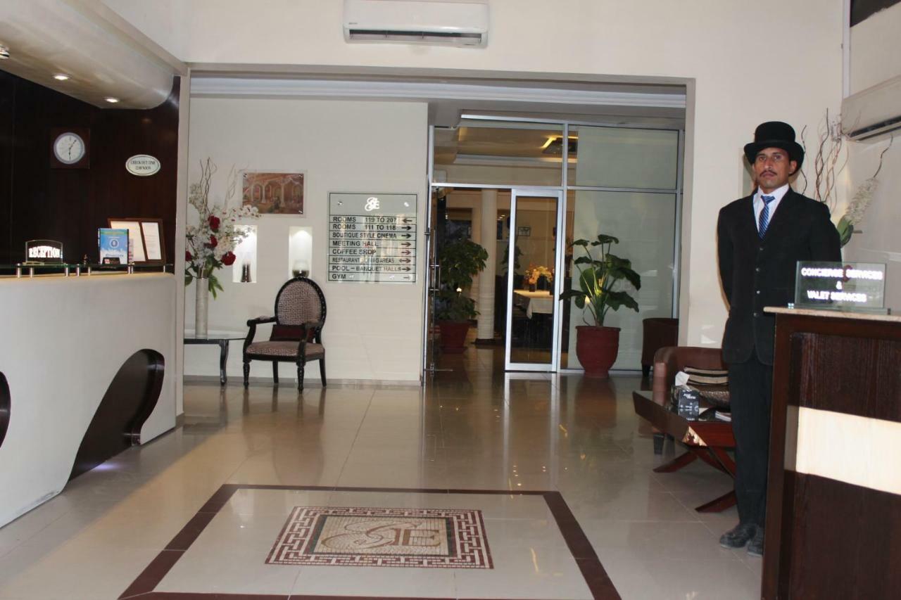 Grand Enclave Otel Lahor Dış mekan fotoğraf
