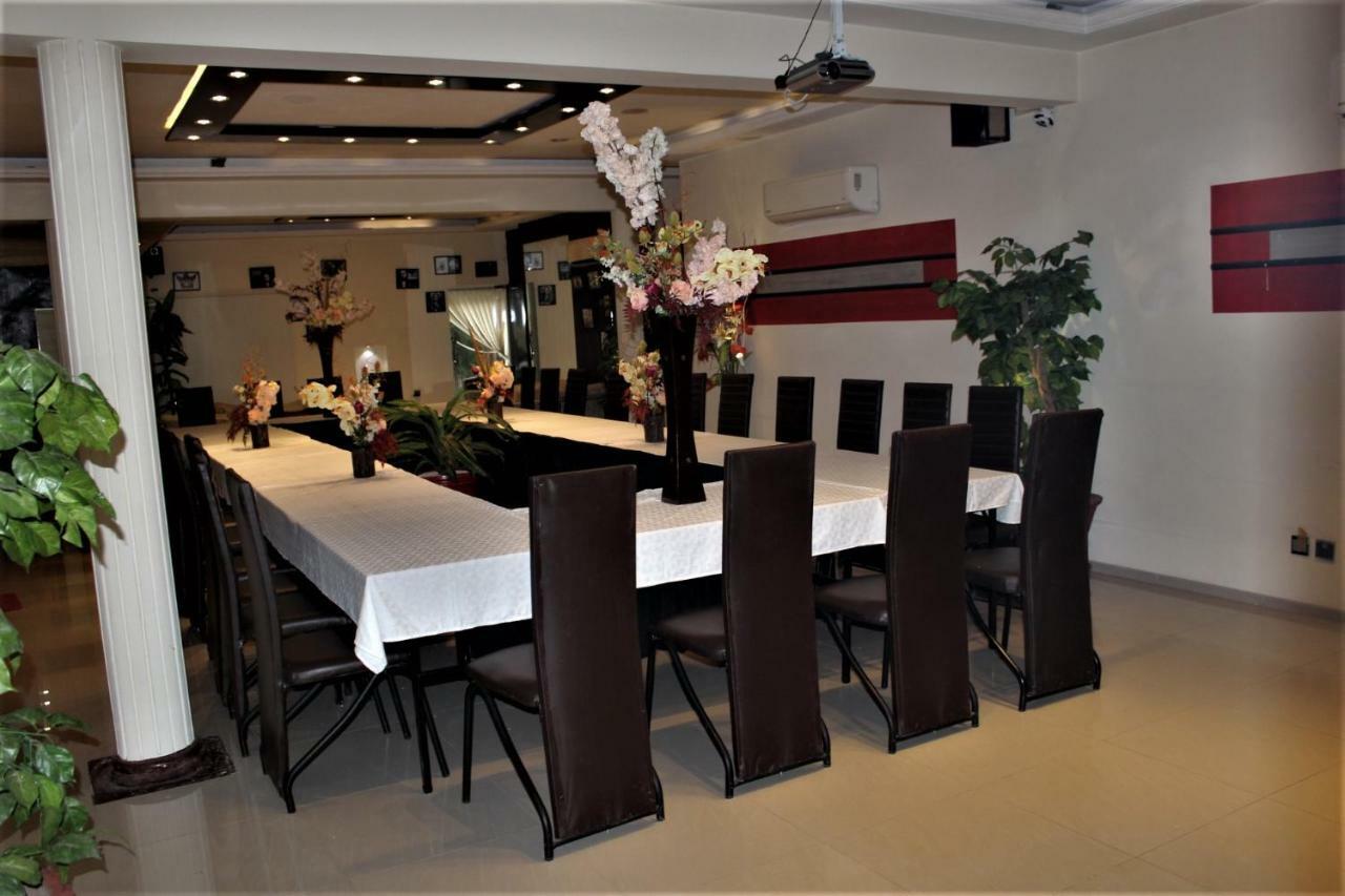 Grand Enclave Otel Lahor Dış mekan fotoğraf